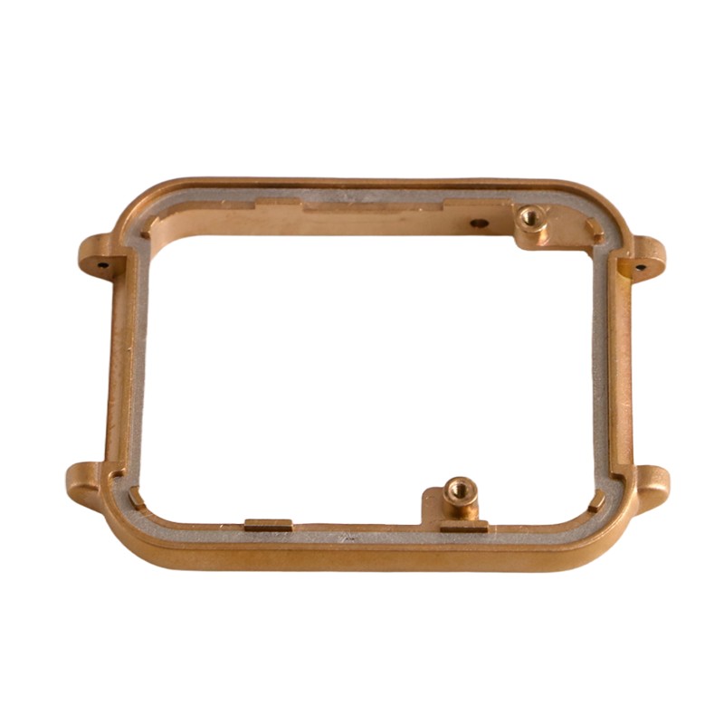 Умные часы в золотом корпусе